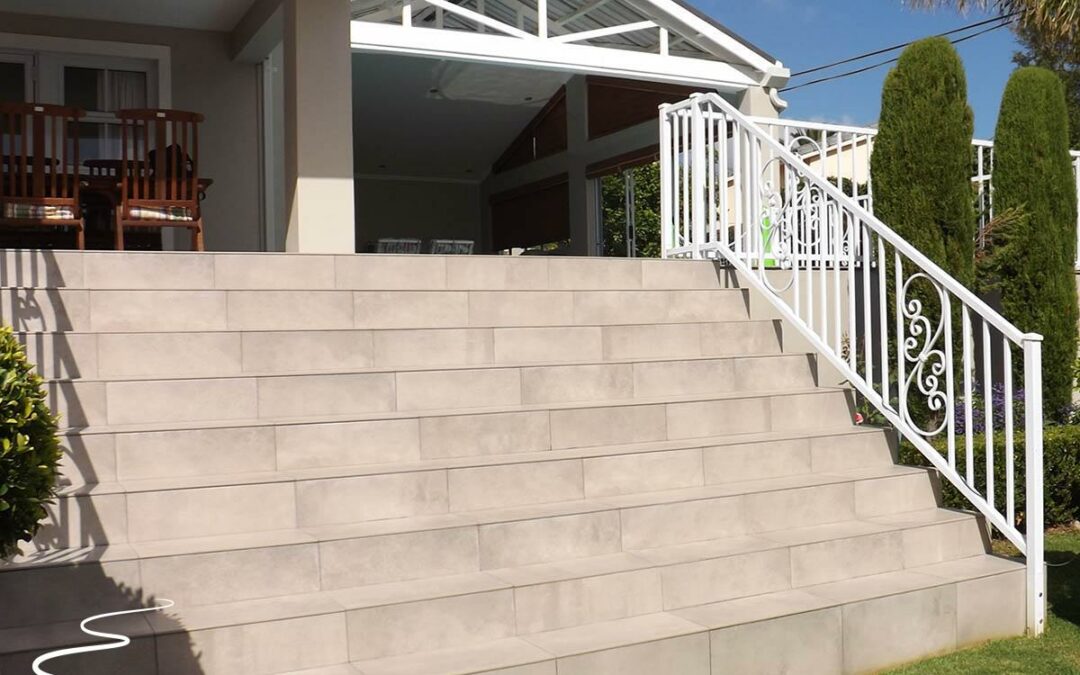 Edgetile stairs half bullnose